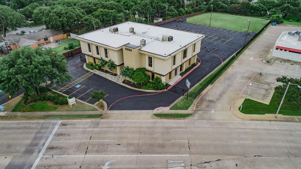 More Photos Of 6464 Brentwood Stair Rd, Fort Worth Office For Sale