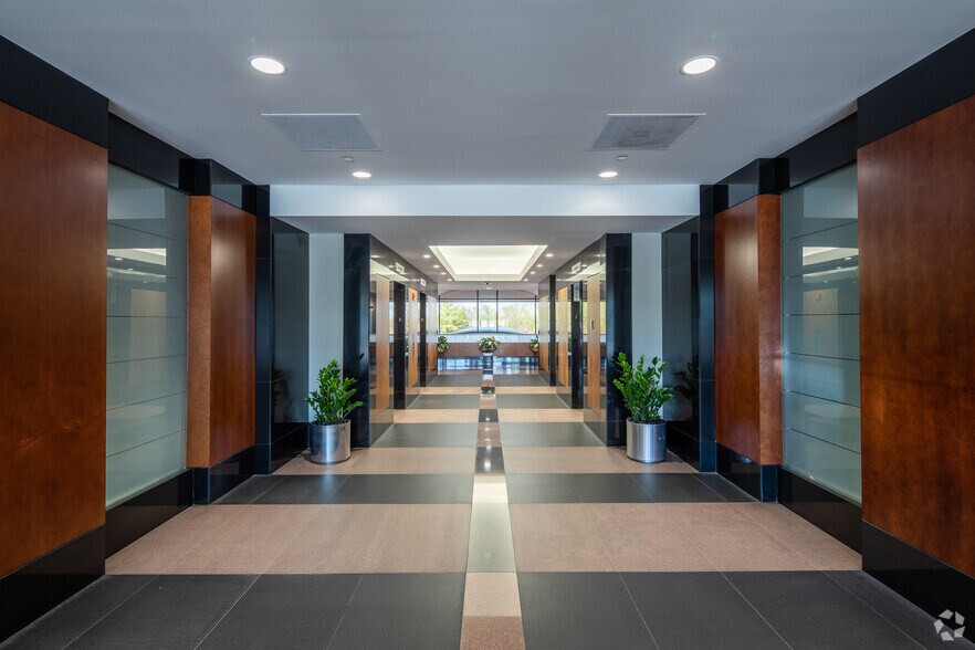 More Photos Of 16401 Swingley Ridge Rd, Chesterfield Office For Lease