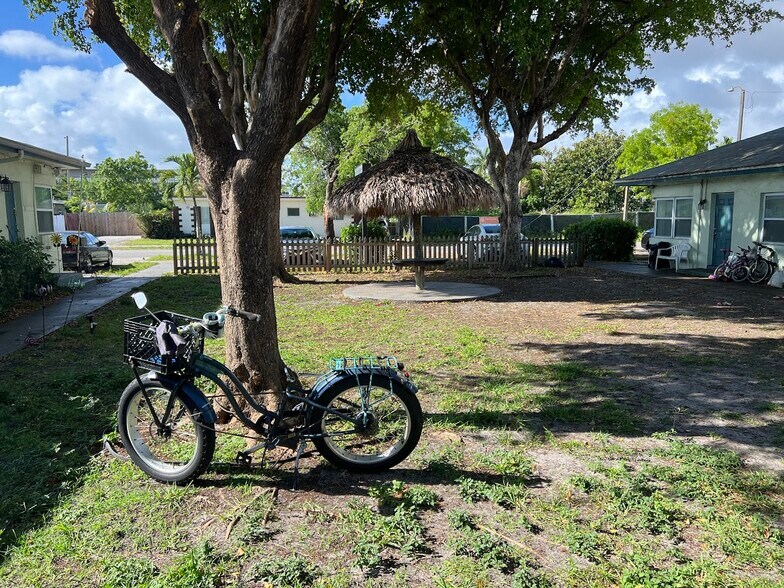 More Photos Of 705-713 NE 3rd St, Hallandale Beach Apartments For Sale