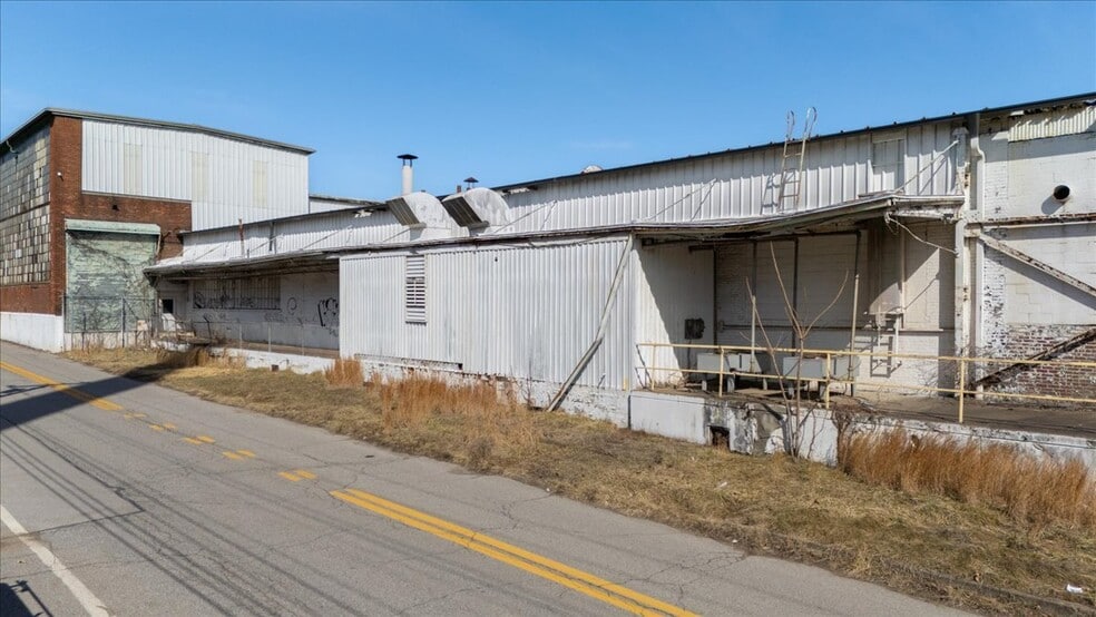More Photos Of 625 Depot St, Parkersburg Warehouse For Sale