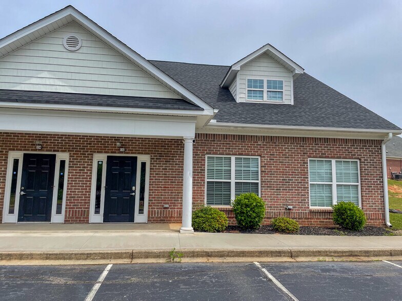 More Photos Of 132 Broadbent Way, Anderson Medical For Sale