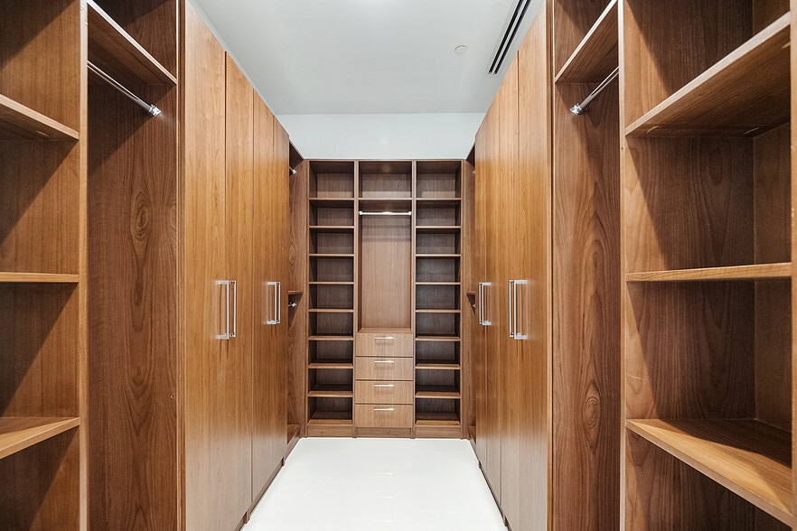 More Photos Of 400 S Old Woodward Ave, Birmingham Apartments For Sale