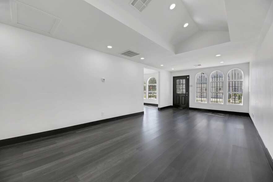 More Photos Of 530 S 7th St, Las Vegas Office Residential For Lease