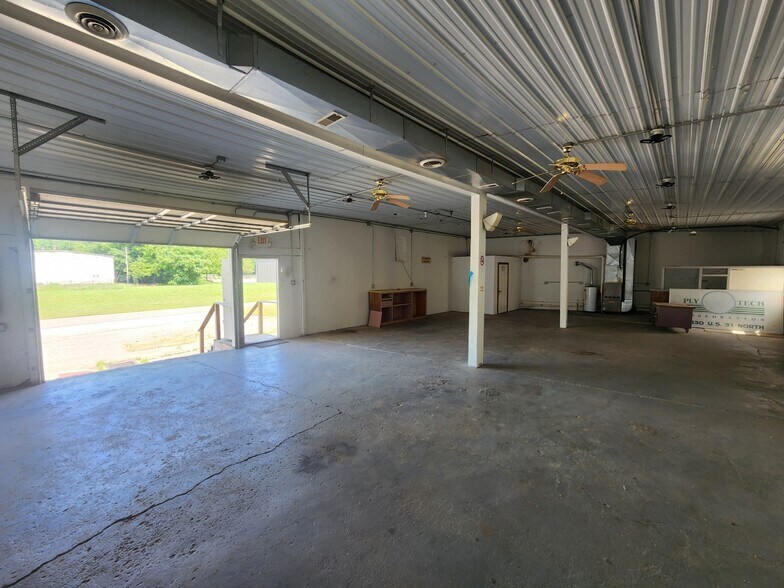 More Photos Of 1230 Jackson St, Columbus Warehouse For Lease