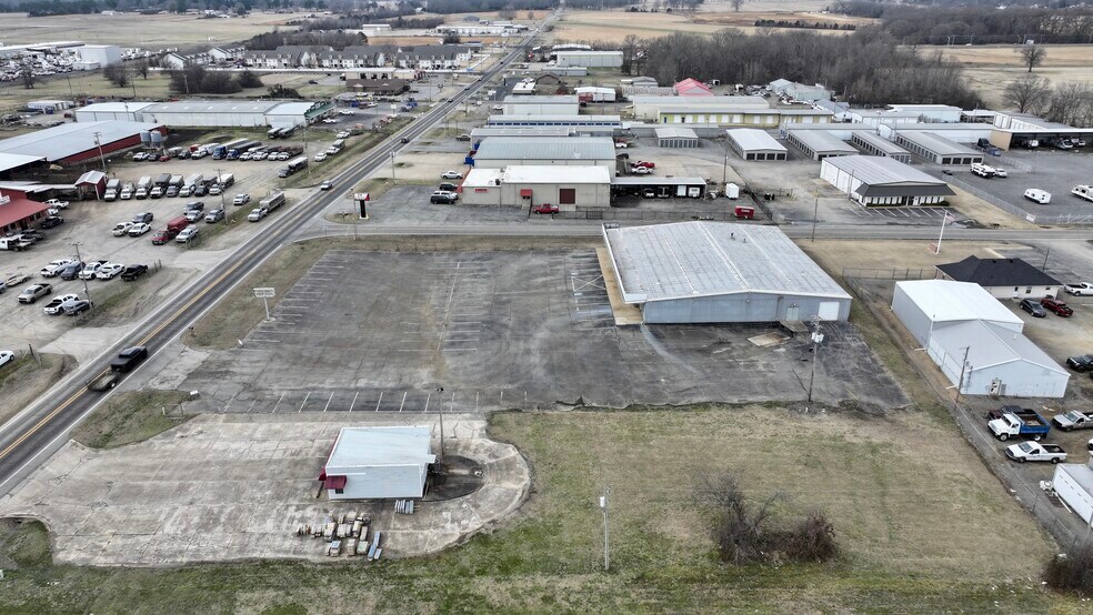 More Photos Of 608 E Booth Rd, Searcy Light Manufacturing For Sale