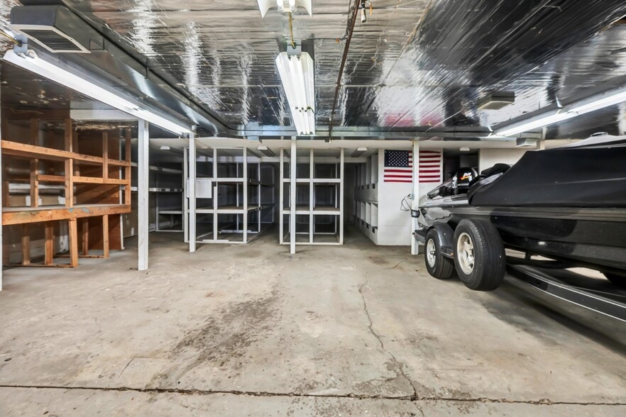 More Photos Of 50 S End Plz, New Milford Light Distribution For Sale