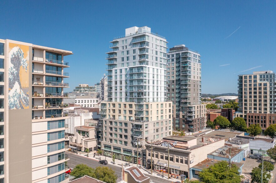 Primary Photo Of 845 Johnson St, Victoria Apartments For Sale