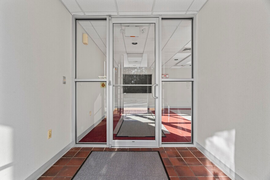 More Photos Of 170 Cardiology Pl, Commerce Healthcare For Lease