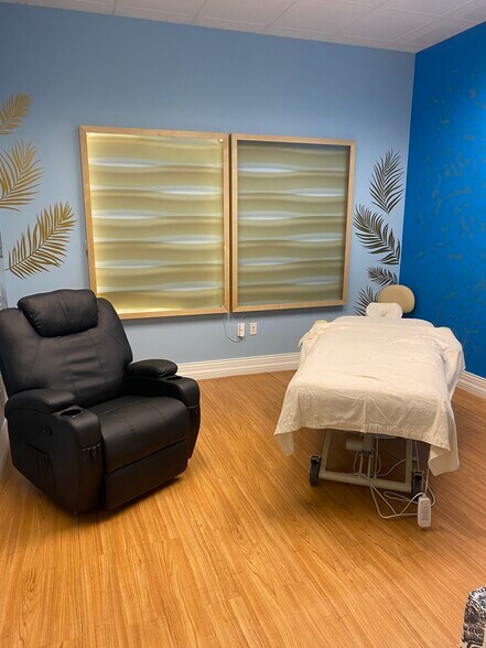 More Photos Of 3501 N Ocean Dr, Hollywood Coworking Space