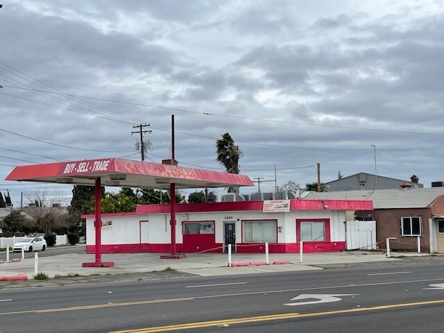 Primary Photo Of 1060 N Golden State Blvd, Turlock Office For Sale