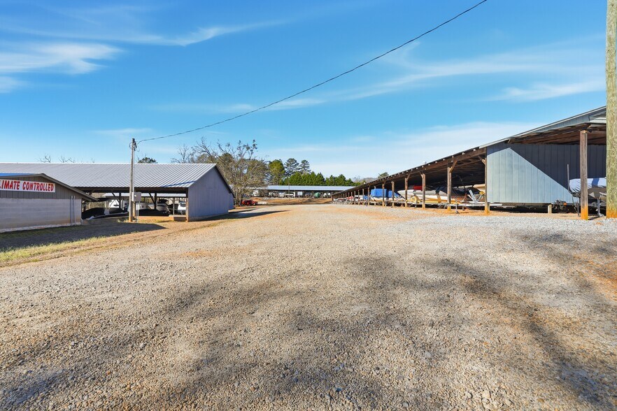 More Photos Of 2540 Silver Shoals rd, Toccoa Flex For Sale