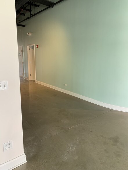 More Photos Of 2390 Esplanade Dr, Algonquin Office For Lease