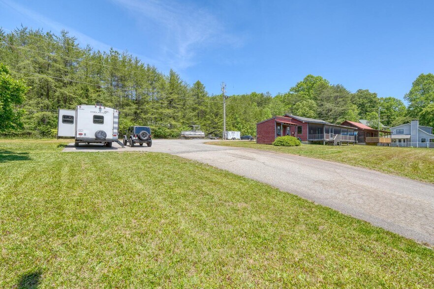 More Photos Of 23 & 60 Greenbriar Hwy, Blairsville Office For Sale