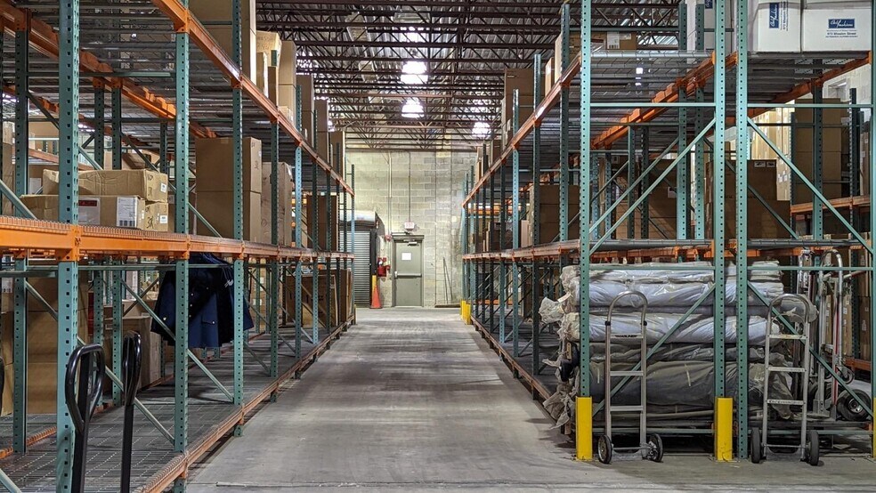 More Photos Of 717 Longfellow St, Woodbine Warehouse For Lease