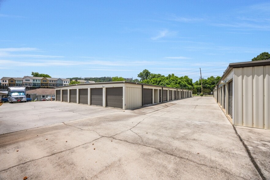 More Photos Of 500 W Manning St, Chattanooga Self Storage For Sale