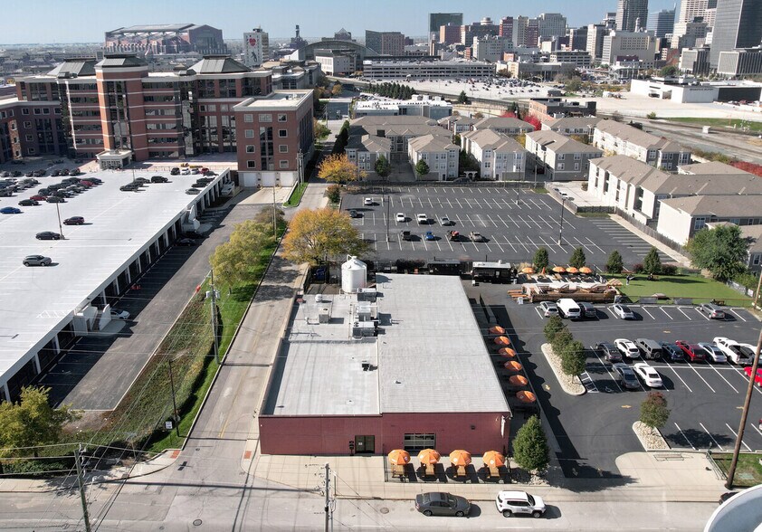 More Photos Of 140 S College Ave, Indianapolis General Retail For Lease