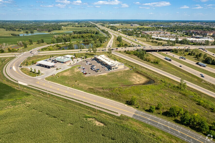 More Photos Of 9931-9947 Hudson Blvd N, Lake Elmo General Retail For Lease
