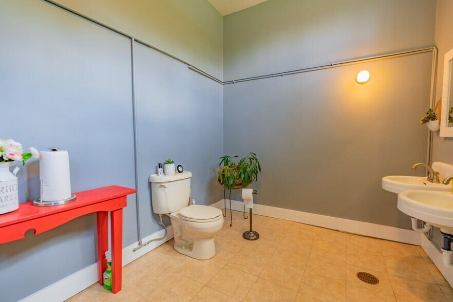 More Photos Of 1080 Main St NW, Lenoir Office For Sale