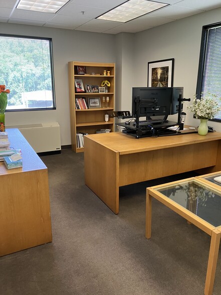 More Photos Of 3200 Tower Oaks Blvd, Rockville Medical For Sale