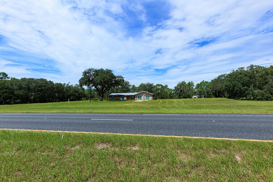 More Photos Of 15451 Commercial Way, Brooksville Office For Sale