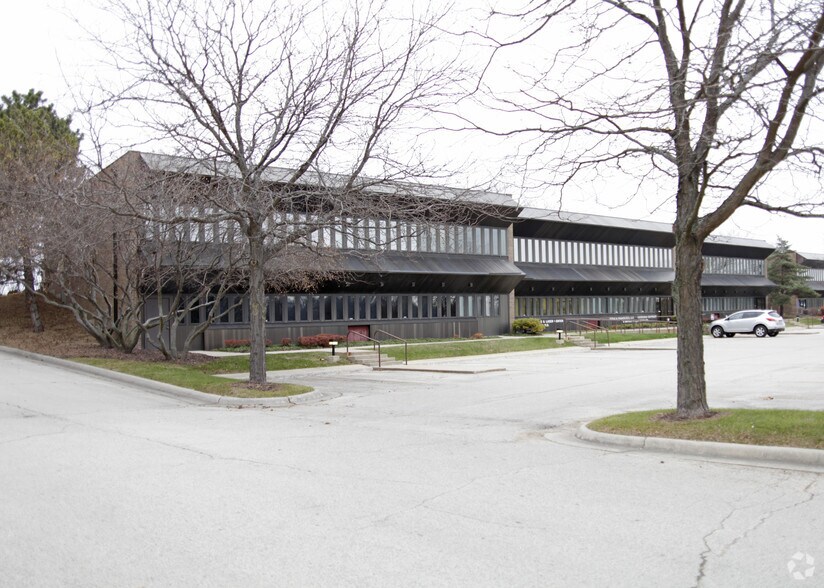 More Photos Of 4777 E State St, Rockford Medical For Lease