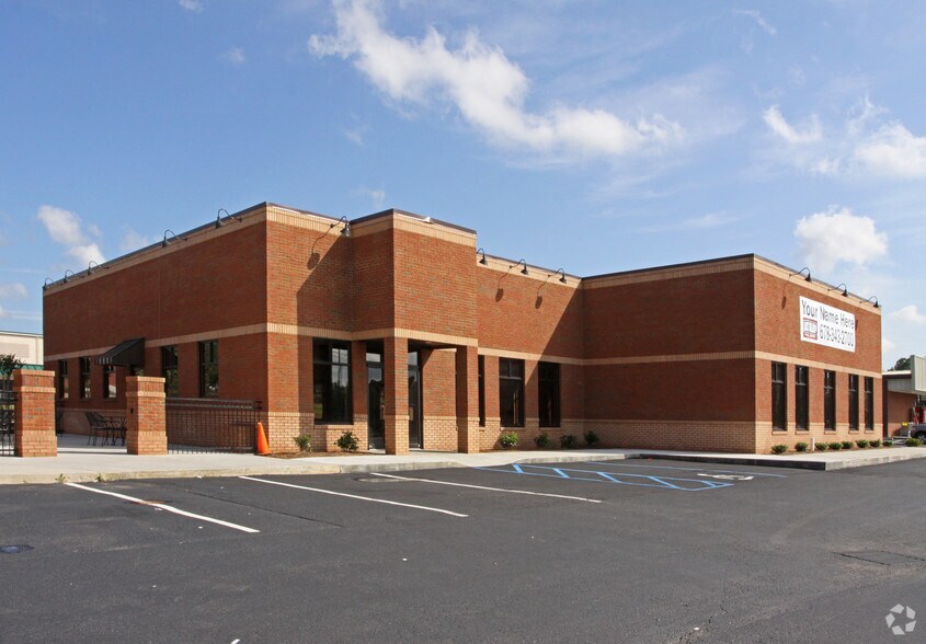 Primary Photo Of 3584 Atlanta Hwy, Flowery Branch Restaurant For Lease
