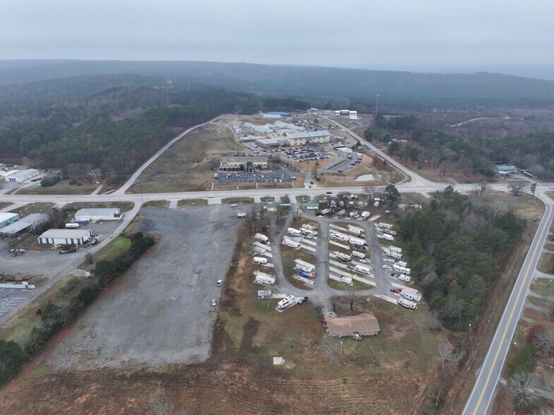 More Photos Of 2521 Highway 65 S, Clinton Trailer Camper Park For Sale