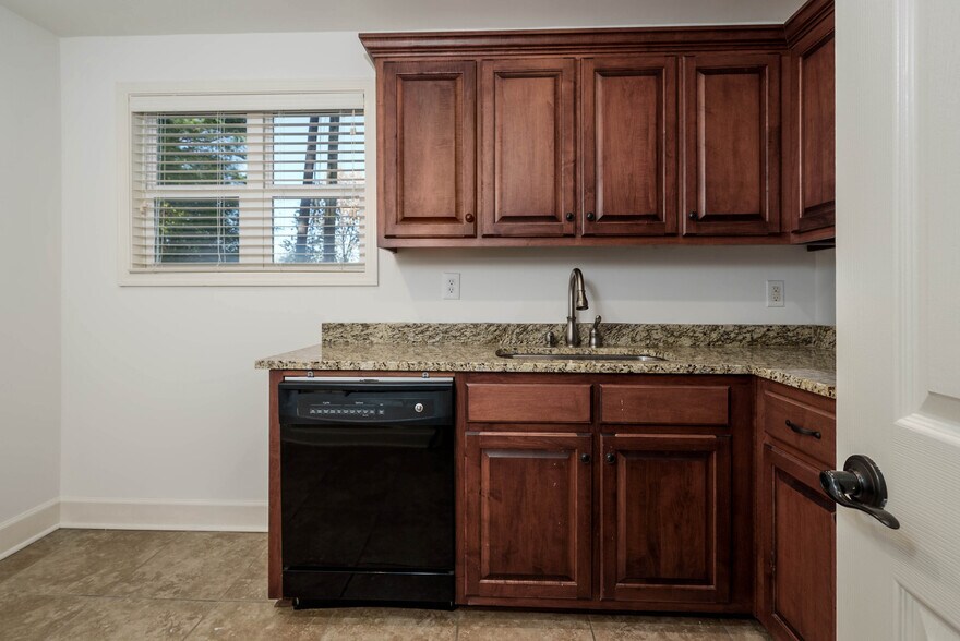 More Photos Of 515 Hargrove Rd E, Tuscaloosa Office Residential For Lease