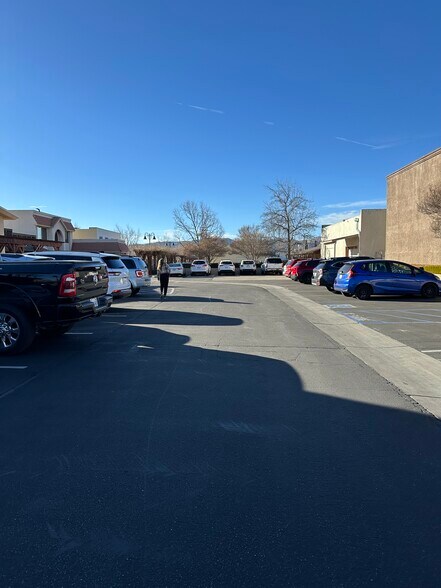 More Photos Of 122 E Tehachapi Blvd, Tehachapi Office For Sale