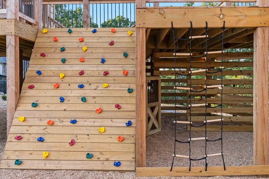 More Photos Of 129 Pioneer Peak, Kimberling City Specialty For Sale