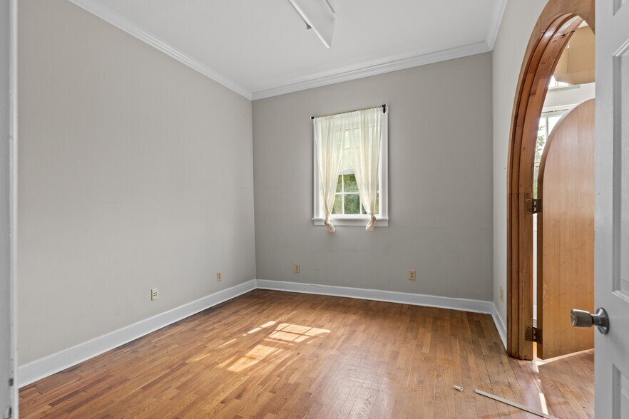 More Photos Of 101 St Clair St, Frankfort Loft Creative Space For Sale