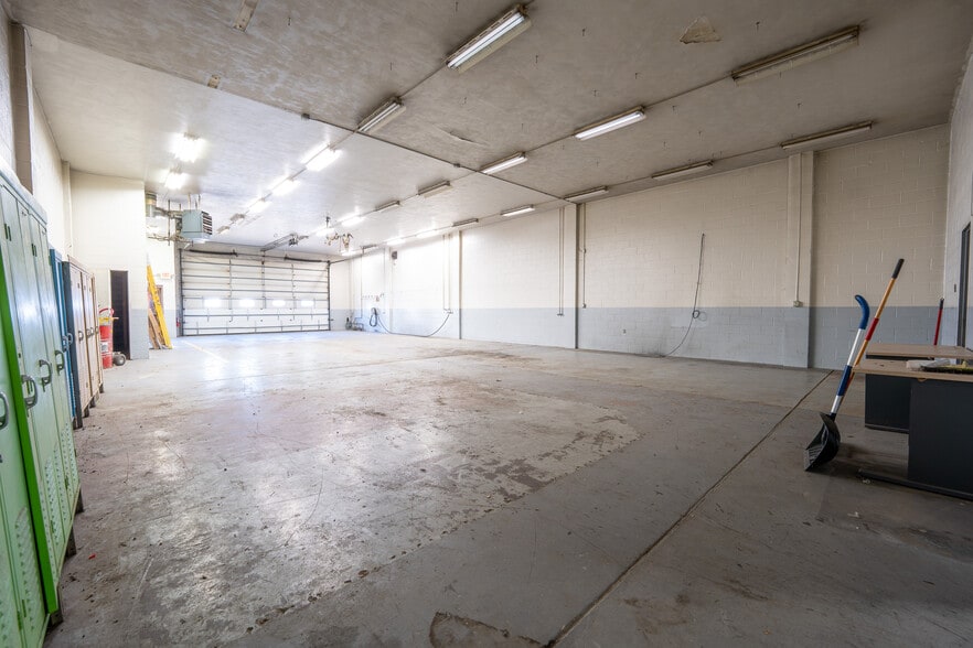 More Photos Of 7419 Washington Ave, Pittsburgh Office For Sale