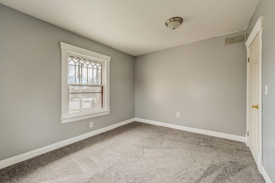 More Photos Of 4432 Pearl Rd, Cleveland Specialty For Sale