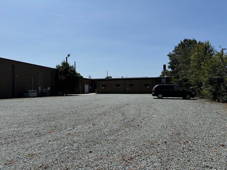 More Photos Of 2208 W Roosevelt Blvd, Monroe Office For Lease