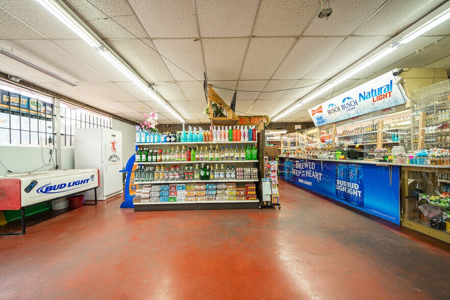 More Photos Of 1971/1975 S Tyler rd, Gladewater Convenience Store For Sale