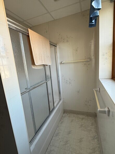 More Photos Of 224 E Rensselaer St, Bucyrus General Retail For Sale