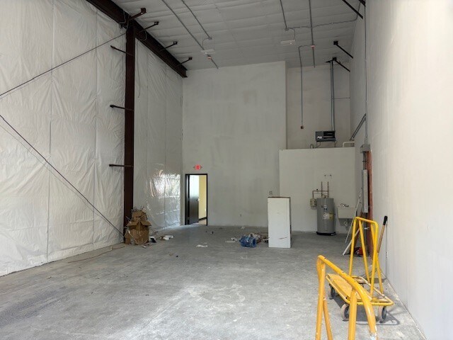 More Photos Of 5 Crane Way, Hooksett Industrial For Sale