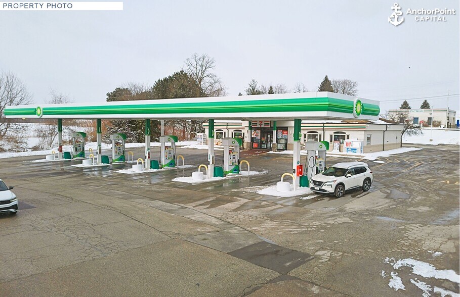 More Photos Of 21350 W Capitol Dr, Pewaukee Convenience Store For Sale