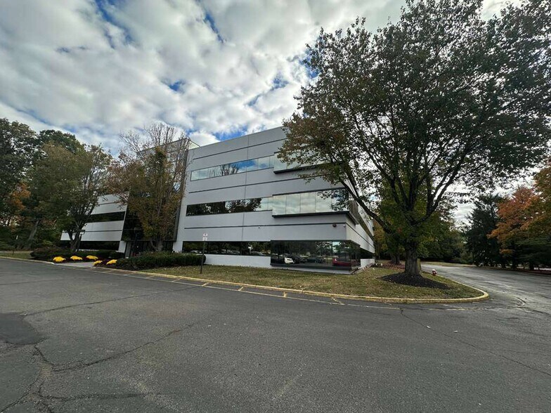 More Photos Of 4390 Route 1 N, Princeton Office For Lease