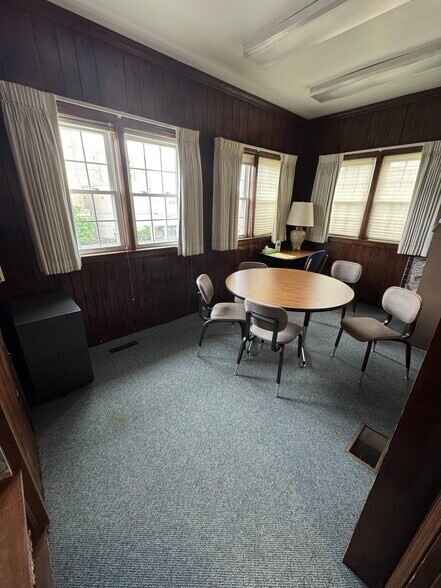 More Photos Of 1604 Clinch Ave, Knoxville Office Residential For Sale
