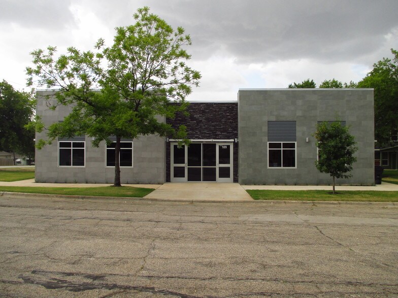 More Photos Of 1409 E McKinney St, Denton Office Residential For Sale