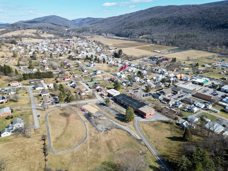 More Photos Of 81 Evick Dr, Franklin Flex For Sale