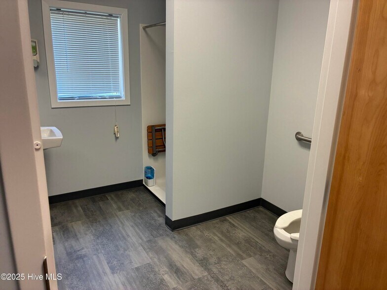 More Photos Of 1507 N Road St, Elizabeth City Medical For Lease