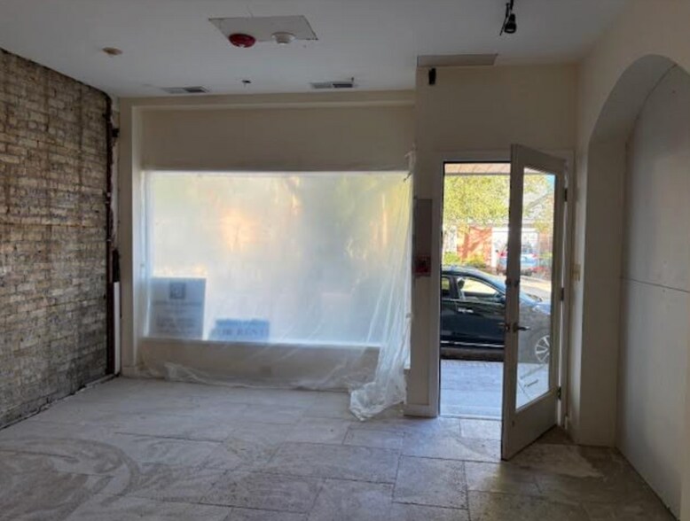 More Photos Of 519 - B 4th St, Wilmette Storefront For Lease