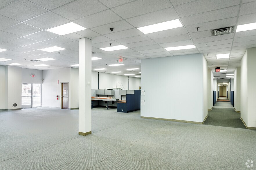 More Photos Of 35425 W Michigan Ave, Wayne Medical For Sale