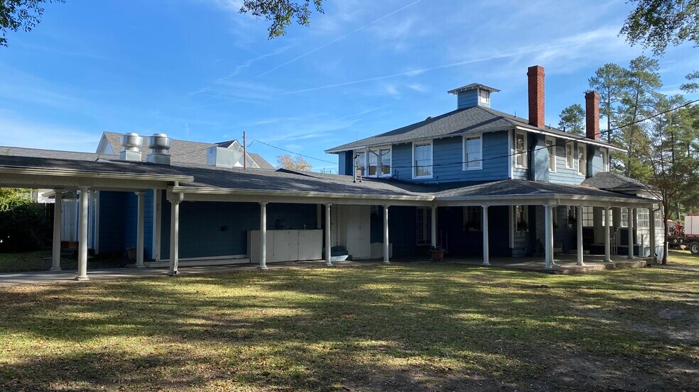 More Photos Of 421 N Lake Dr, Lexington Lodge Meeting Hall For Sale