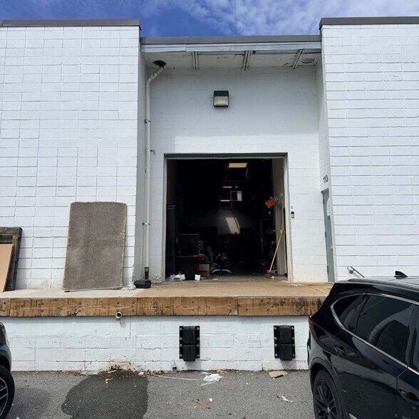 More Photos Of 1100-1146 Taft St, Rockville Warehouse For Lease