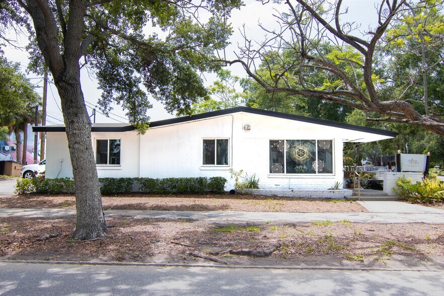 More Photos Of 2500 1st Ave N, Saint Petersburg Medical For Lease
