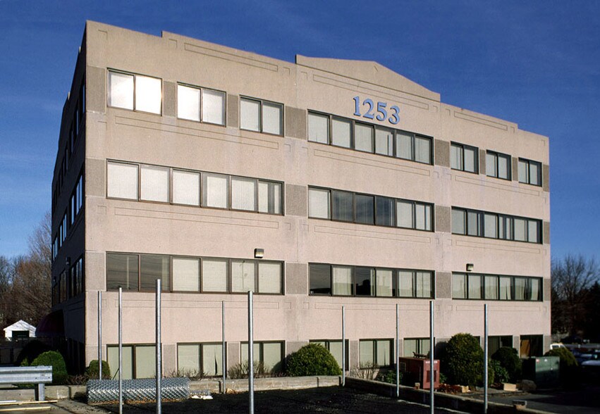 More Photos Of 1253 Worcester Rd, Framingham Office For Sale