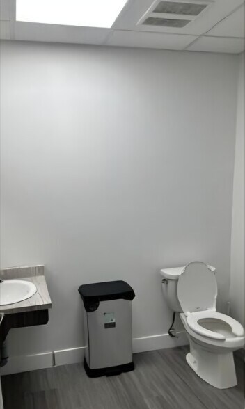 More Photos Of 8078 128th St, Surrey General Retail For Lease